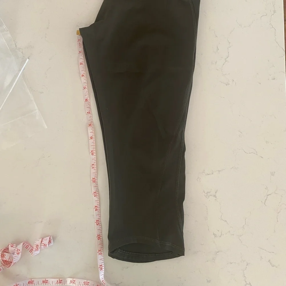{Lululemon} crop leggings
